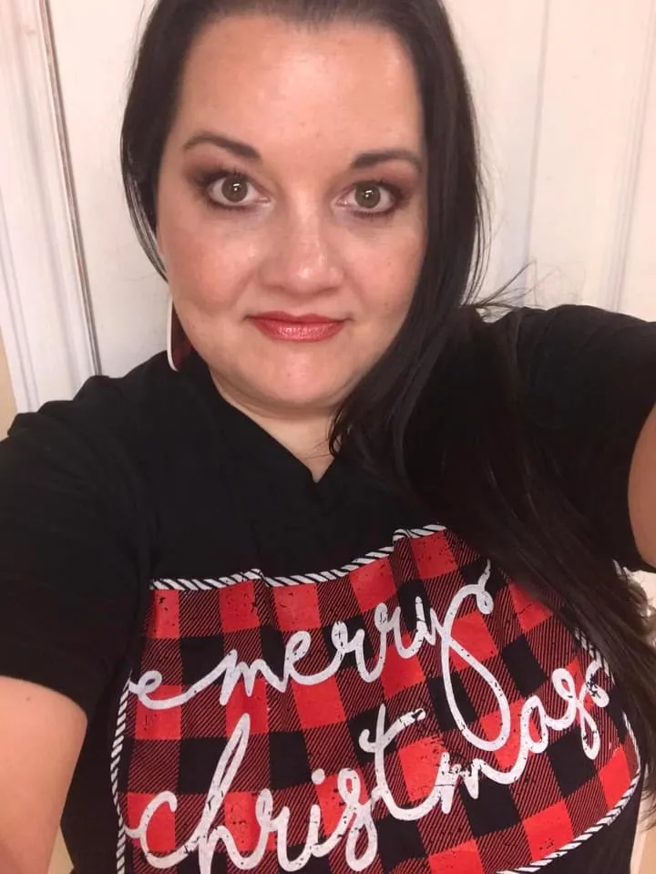 {A LUMBERJACK'S DREAM} Merry Christmas Buffalo Plaid Black V-Neck Tee