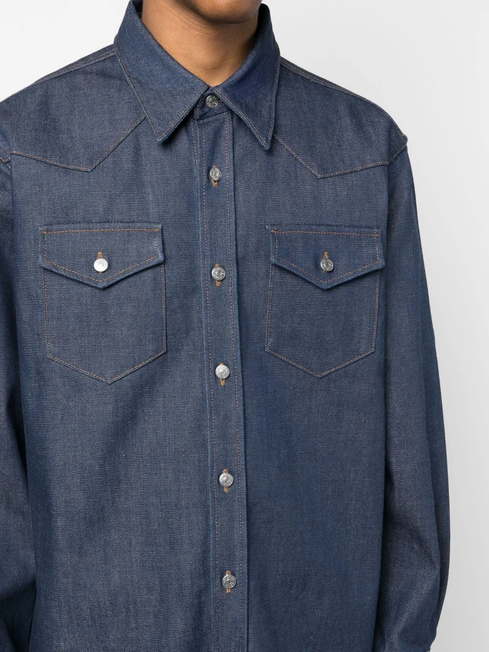 LONG-SLEEVE CLASSIC COLLAR DENIM SHIRT