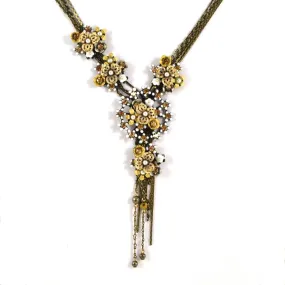 White Flower Burst Necklace by Eric et Lydie